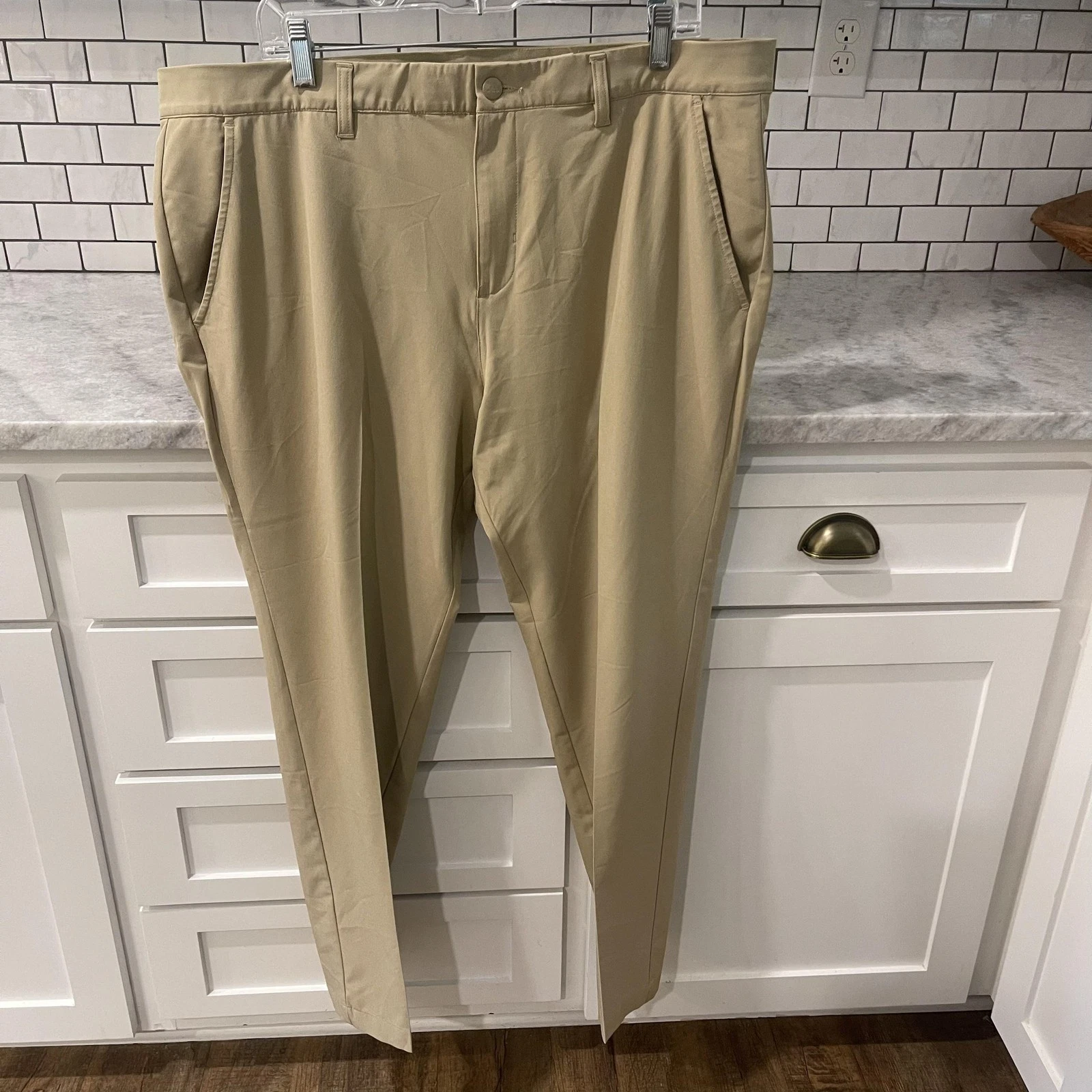 Adidas Pants Mens 38x30 Beige Khaki Golf Chino Lightweight Microfiber Travel