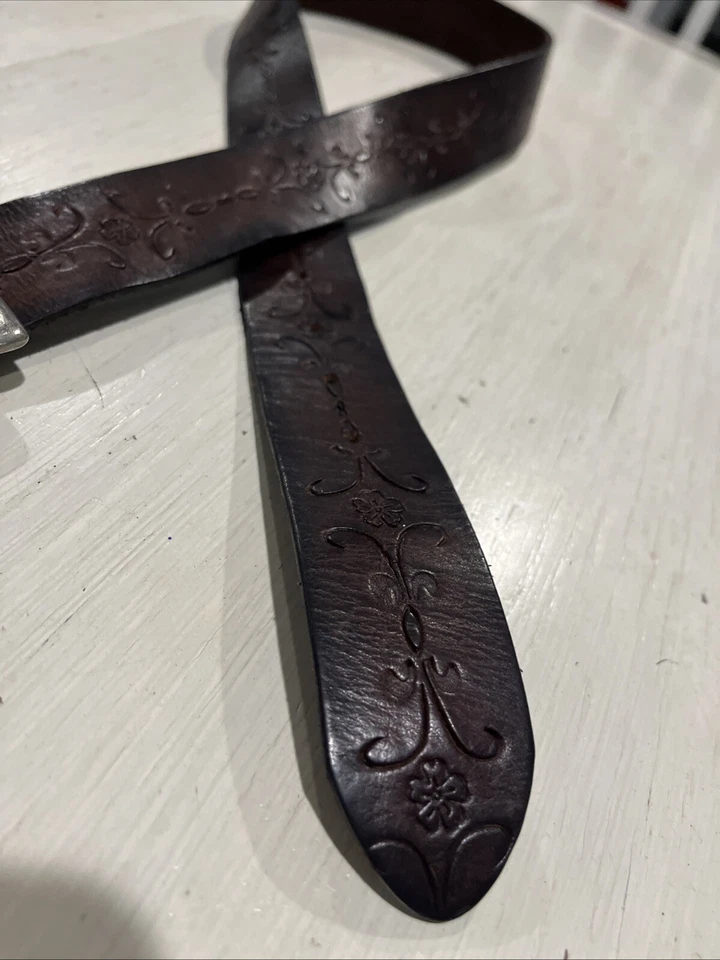 Old Navy Belt Women’s M (32) Brown Flower Embossed Leather - Image 3 of 4