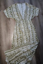 Women size Small olive green pattern short sleeve maxi deep V-neck floral dress