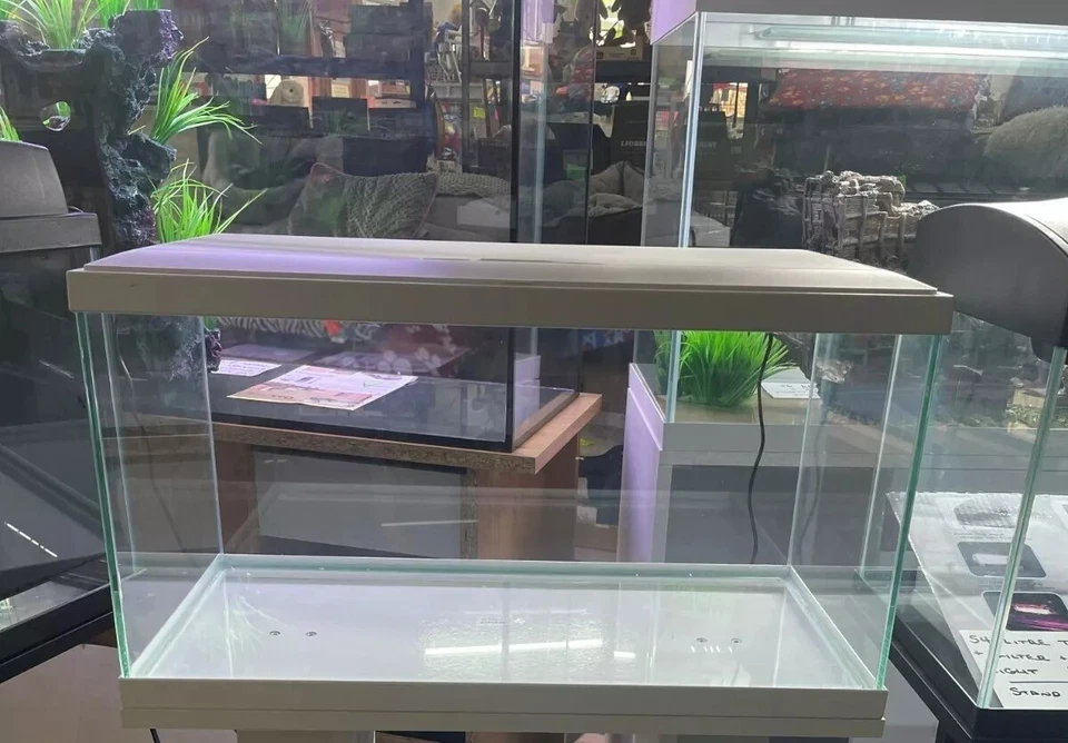 ** BRAND NEW ** Glass Fish Tank Aquarium With Stand, LED Light, Heater, Filter - Image 3 of 4
