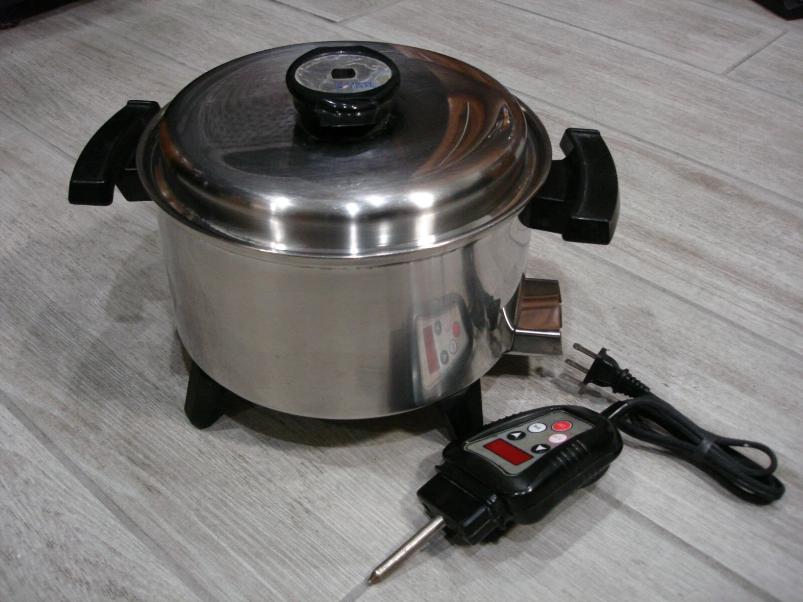 Cordon Bleu 5 Qt Electric Stockpot T304 Surgical S/S w/Venting Lid #CB005OCU
