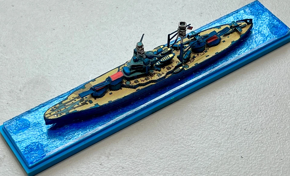 1/1250 USS ARIZONA 1941 modelo de papel en vitrina de plástico Foto 4 de 4