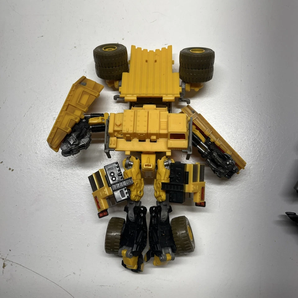 Transformers Legacy Skyward And Payload - Image 3 of 4