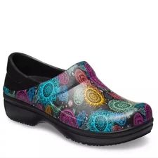 CROCS NERIA PRO II GRAPHIC SLIP-ON CLOGS. SIZE WOMEN'S 10.