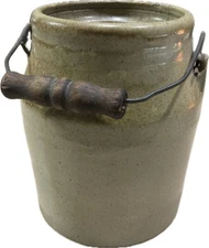 Antique Salt Glazed Stoneware Crock With Wires Wooden Handle!￼