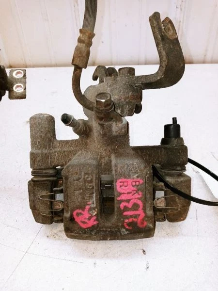 Pinza de freno derecha pasajero Mazda Miata 2001 9,9"" OEM usada Foto 4 de 4