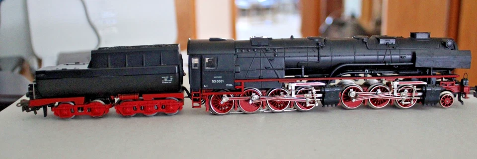 Märklin 3102 gepflegte Dampflok BR 53 0001 der DR AC  analog mit Rauch OVP - Bild 3 von 4
