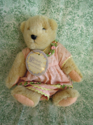 Mb-329  NAB.Co: MUFFY in her ''FLOWER FESTIVAL outfit. 1992
