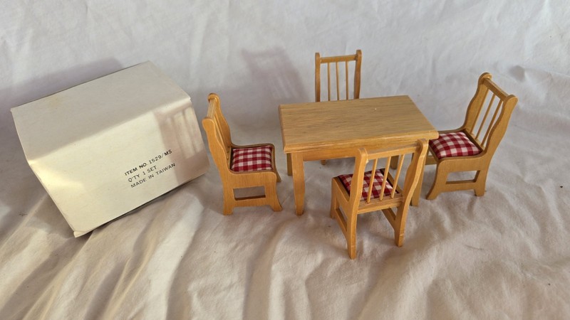 Vintage Dollhouse Furniture Light Wood Kitchen Set Dining Room 1 Table 4 Chairs