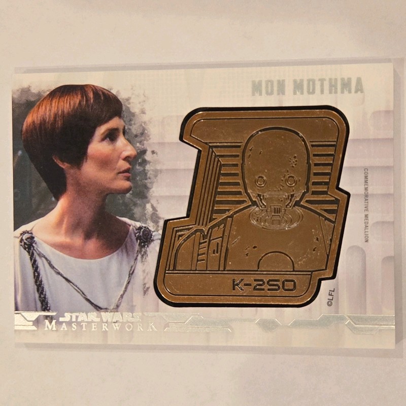 2017 Topps Star Wars MASTERWORK "MON MOTHMA" #DM-MM Droid Medallion #72/150
