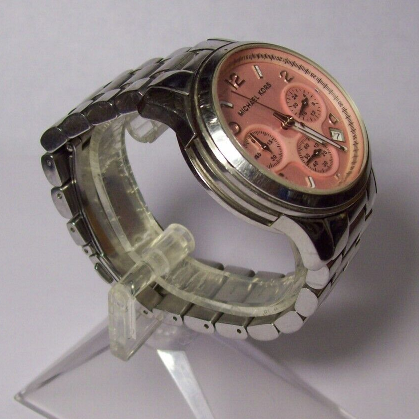 MICHAEL KORS “RUNWAY” MK5198 SILVER WATCH Michael Kors Runway Watch Chronograph w/Date Indicator  main image 3