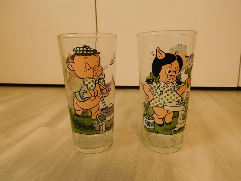 Vintage 1976 Pepsi Collector Glass Porky Pig & Petunia Pig Looney Tunes (2)