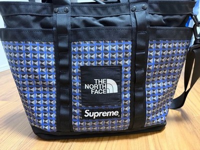 バッグ Supreme /The North Face Studded Bag Supreme®/The North Face® Studded Small Base Camp Duffle Bag - Supreme