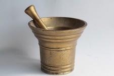 Ancien Mortier et pilon bronze (68243)