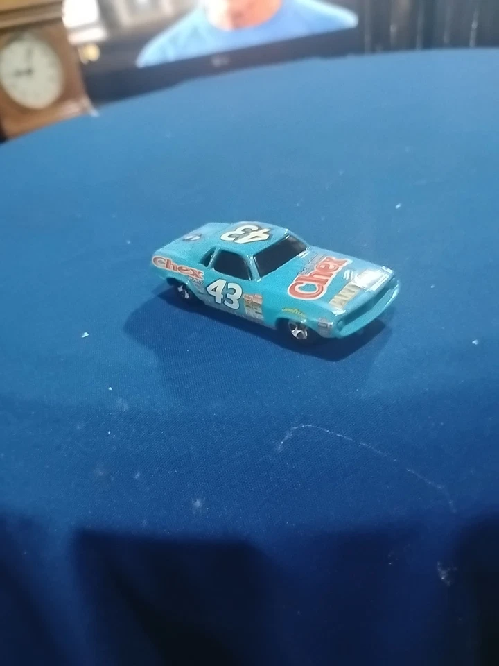 Pre-owned NASCAR - Image 2 of 4