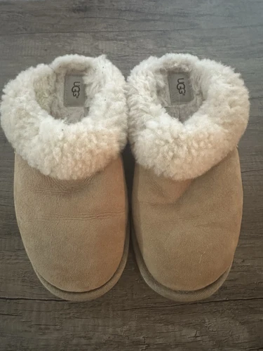 Ugg slip on foderati fuzzy sabbia taglia 8