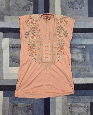 Johnny Was Calida cap-sleeve top V-Nrck floral and geometric embroidery.