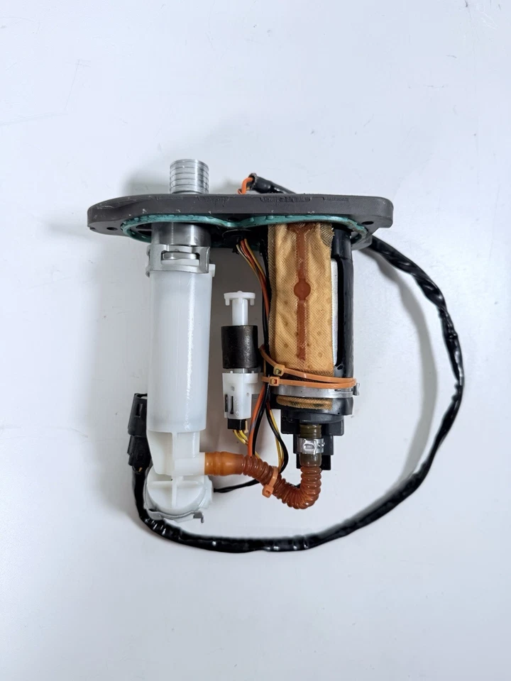 Conjunto de bomba de combustible Harley Sportster 883/1200 Forty Eight 10-22 OEM 75268-07F Foto 2 de 4