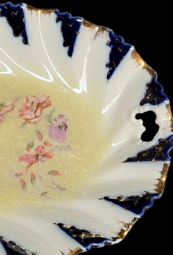 VINTAGE CHINESE HAND PAINTED COLBALT BLUE AND GOLD SCALLOPED COMPOTE BOWL - Picture 4 of 7