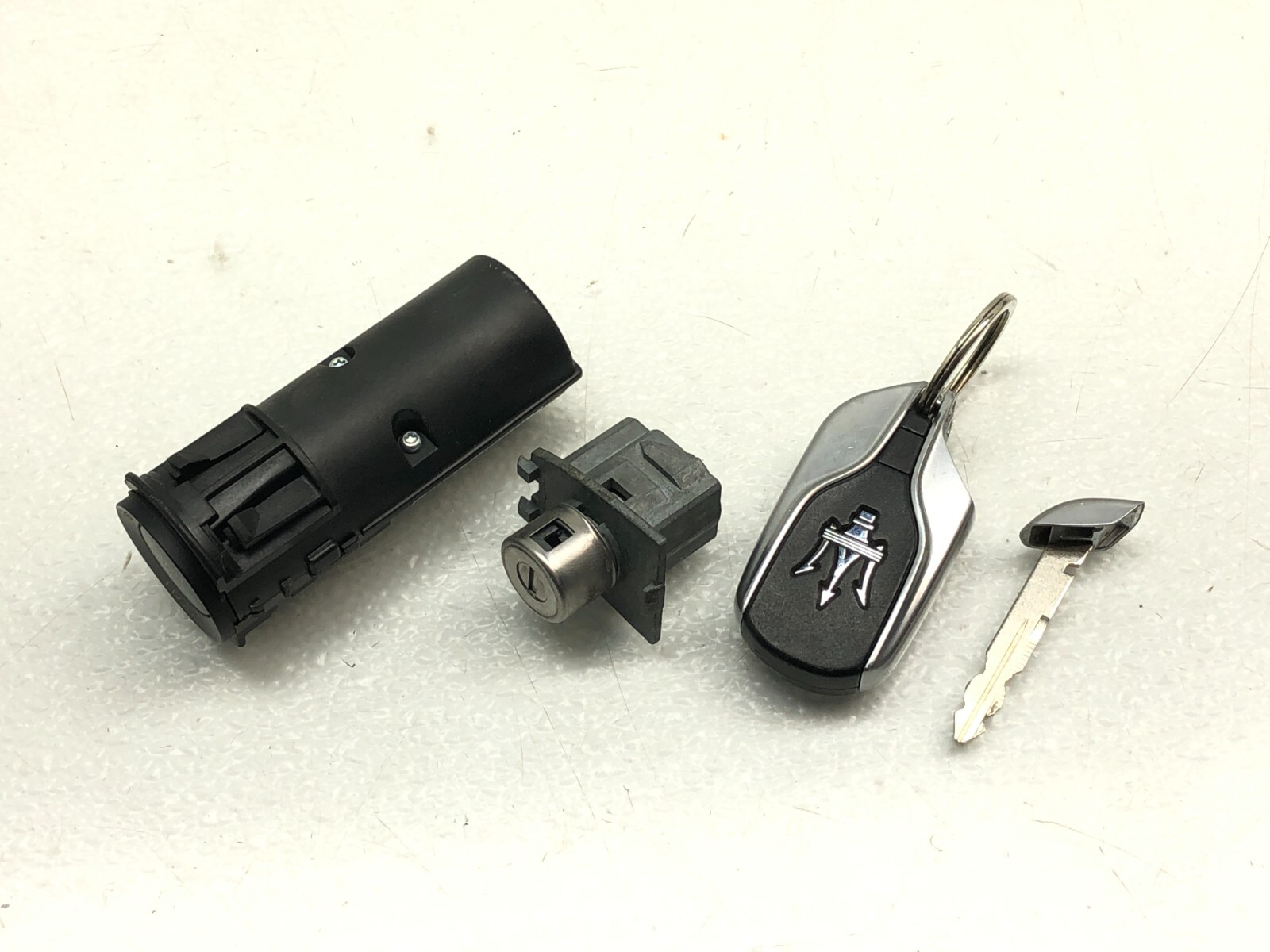 2014-2017 MASERATI GHIBLI SQ4 ENGINE COMPUTER CONTROL MODULE W/LOCK KEY OEM 55K.