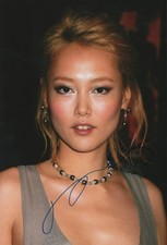 Rinko Kikuchi Autogramm signed 20x30 cm Bild