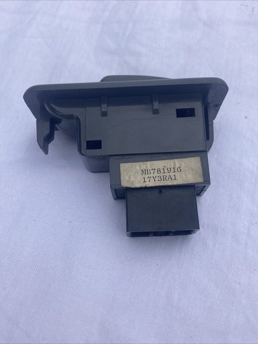 1992-1999 Mitsubishi Pajero Shogun MK2 Power Window Window Switch - Picture 2 of 5