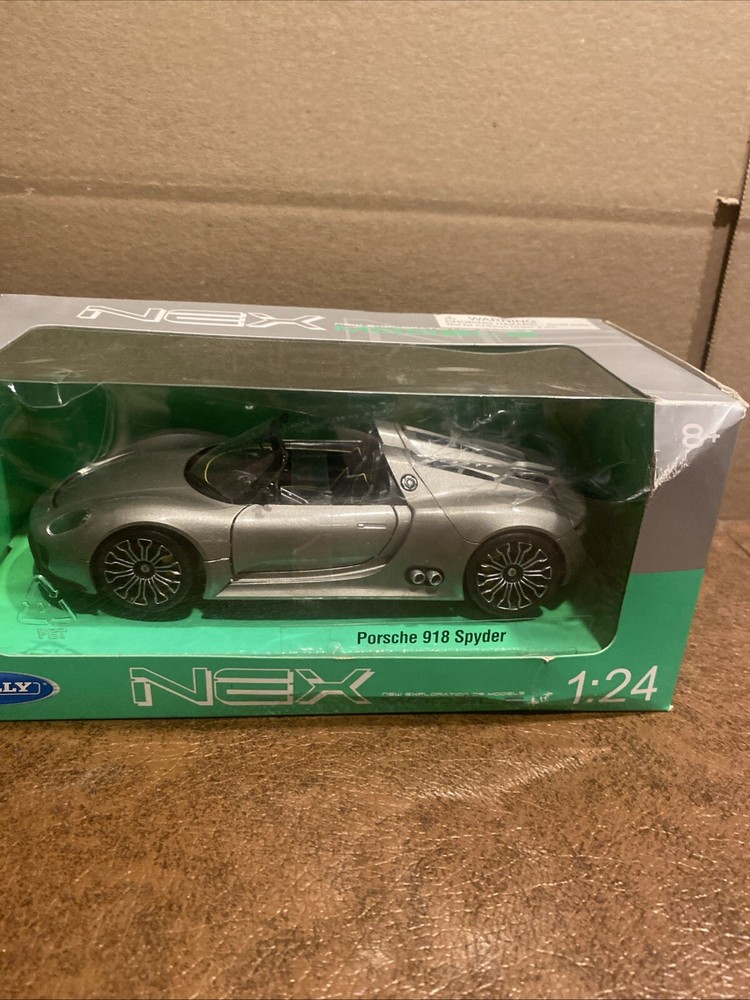 2015 Porsche 918 Spyder 1:24 Scale Diecast Model Gray by Welly 24031W NIB