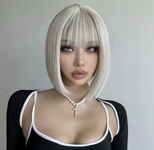 Perruque Carré Femme Blonde Coupe Courte  Cheveux Lisse Avec Frange Synthétique