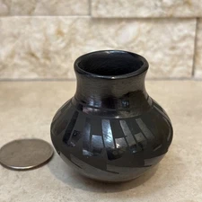 Mata Ortiz Pottery Miniature Olla Jar Black On Black 2” Mexico Art Gift Collect