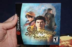 Shenmue (Sega Dreamcast, 2000) w/Manual/4CD's/Passport Tested