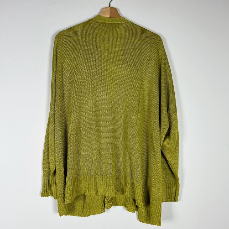 Cárdigan Suéter Eskandar Ancho Cuadrado Lino Cuadrado Cuello en V Botón Frontal Aceite de Oliva Foto 4 de 4