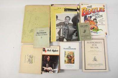 C26E12- Konvolut Bücher Thema Musik - Beatles + Bob Dylan + .. - 2040 Gr. /S135