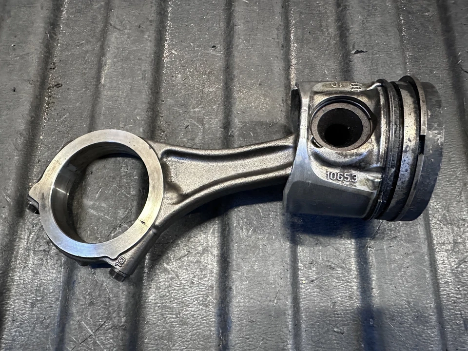 INFINITI FX30 M30 EX30 QX70 Piston with connecting rod 3.0 Diesel 175kw 2011 - Image 2 of 4