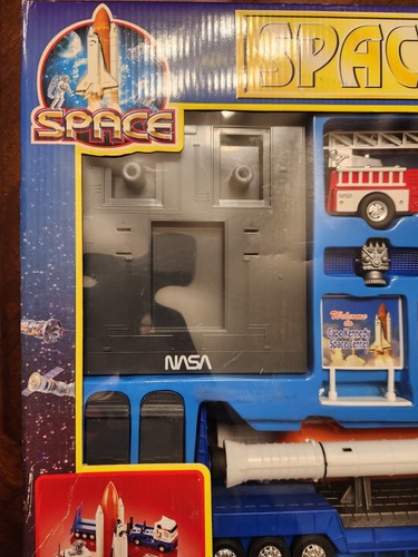 Realtoy Space Shuttle Set Die Cast Metal Nasa 38920 Vintage New Launching Truck - Picture 2 of 10