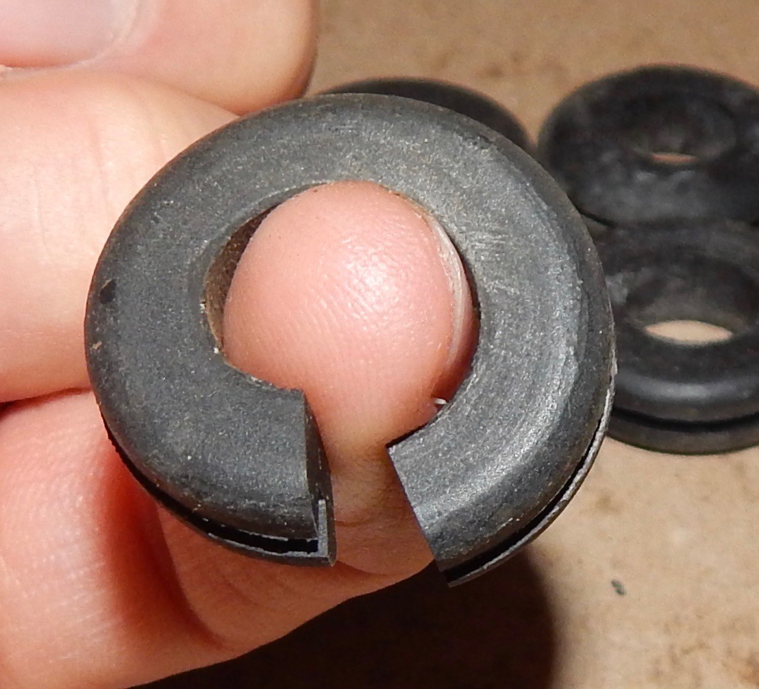 Soft Rubber Split Grommets For Easy Insertion 1/2" Hole x1" x 1/16" 10 Each 156N eBay