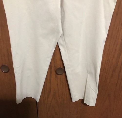 NWT NEW Women’s $58 Rafaella Comfort Size 16 Beige Capri Pants Fits Your Body - Picture 2 of 5