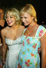 BEAUTIFUL PARIS HILTON & LINDSAY LOHAN 8X10 Photo