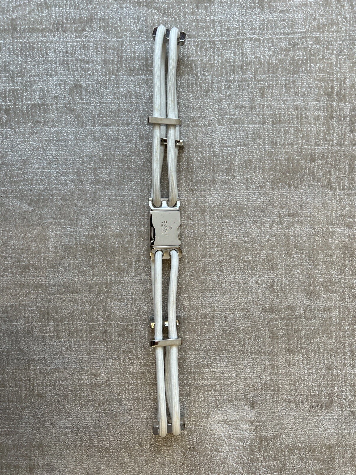 Ceinture blanche Gucci avec boucle métallique. Stretch 81 cm