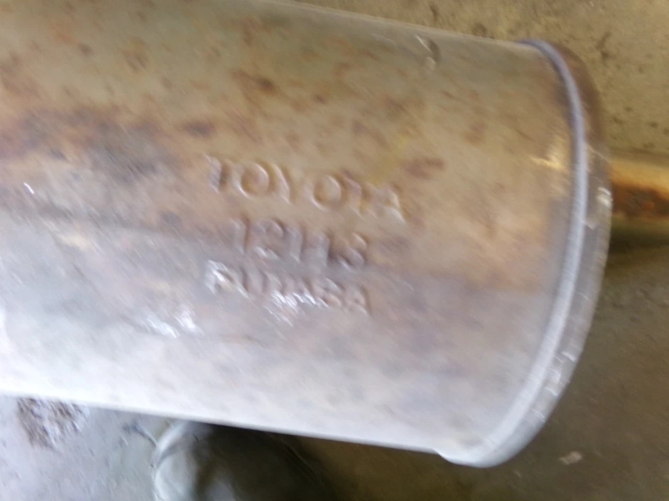 Tubo de escape silenciador trasero Toyota Prius 04-09 Foto 3 de 4