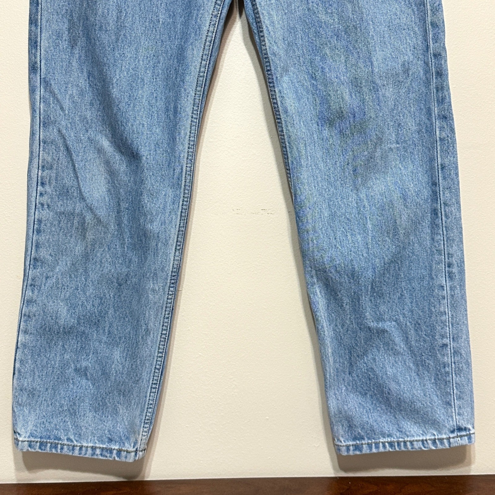 Levi's 550 Relaxed Fit Jeans Mens 30x31 Blue Denim Casual Medium Wash Weekend thumbnail 3