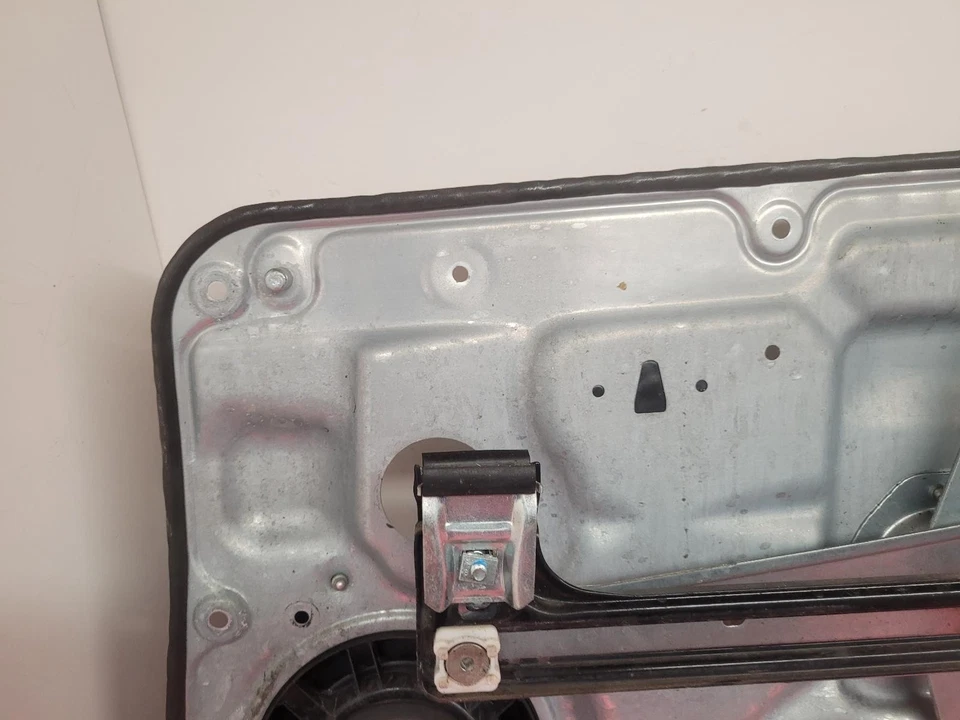 VOLVO V70 WINDOW REGULATOR + MOTOR FRONT PASSENGER SIDE NEARSIDE LH 2015 5 DOOR  - Imagem 2 de 4