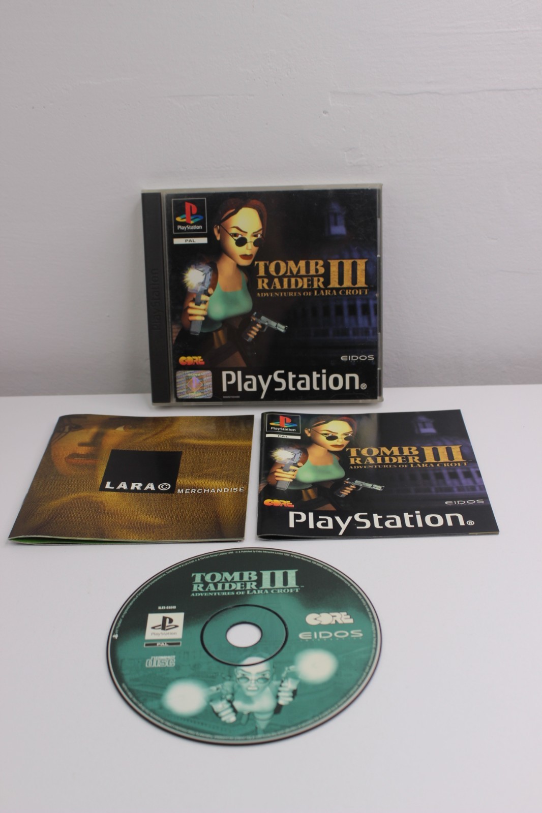 Tomb Raider III (PS1) game  lara croft