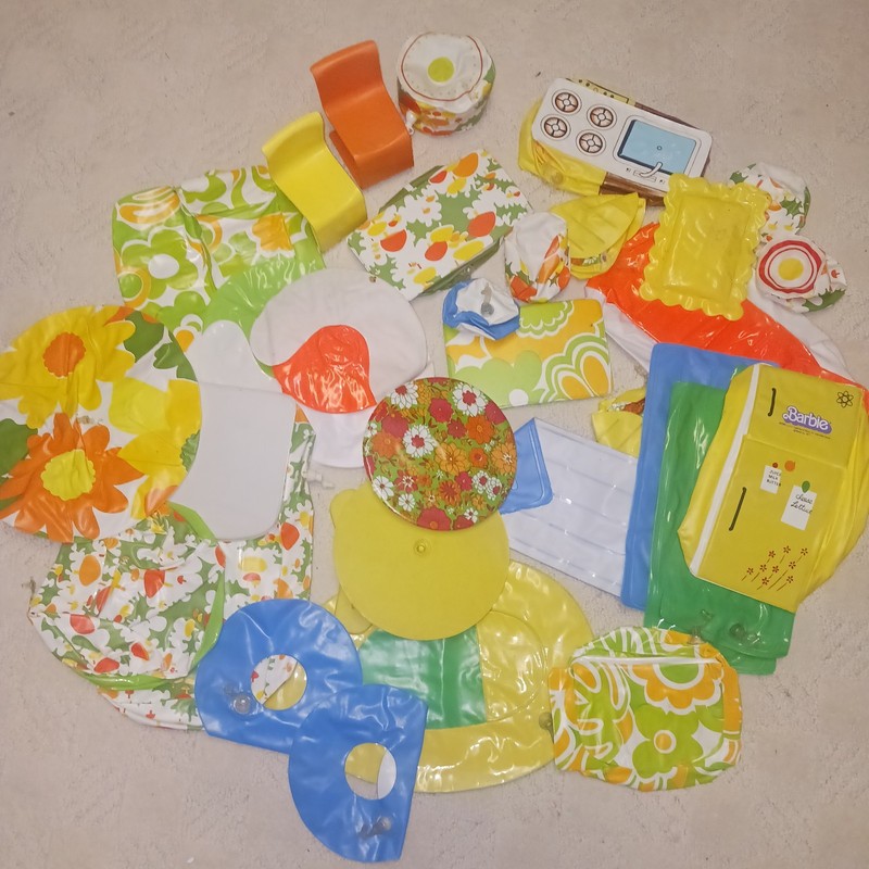 Vintage 1970s Barbie Blow Up Accessory Lot, Chairs, Pool, Fridge, Sink+++...