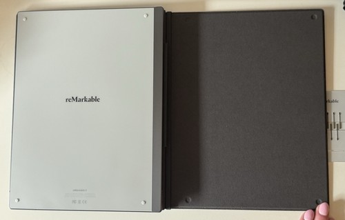 reMarkable 2 8GB Wi-Fi 10.3 inch Paper Tablet with Marker Plus and Leather Case - Bild 4 von 9