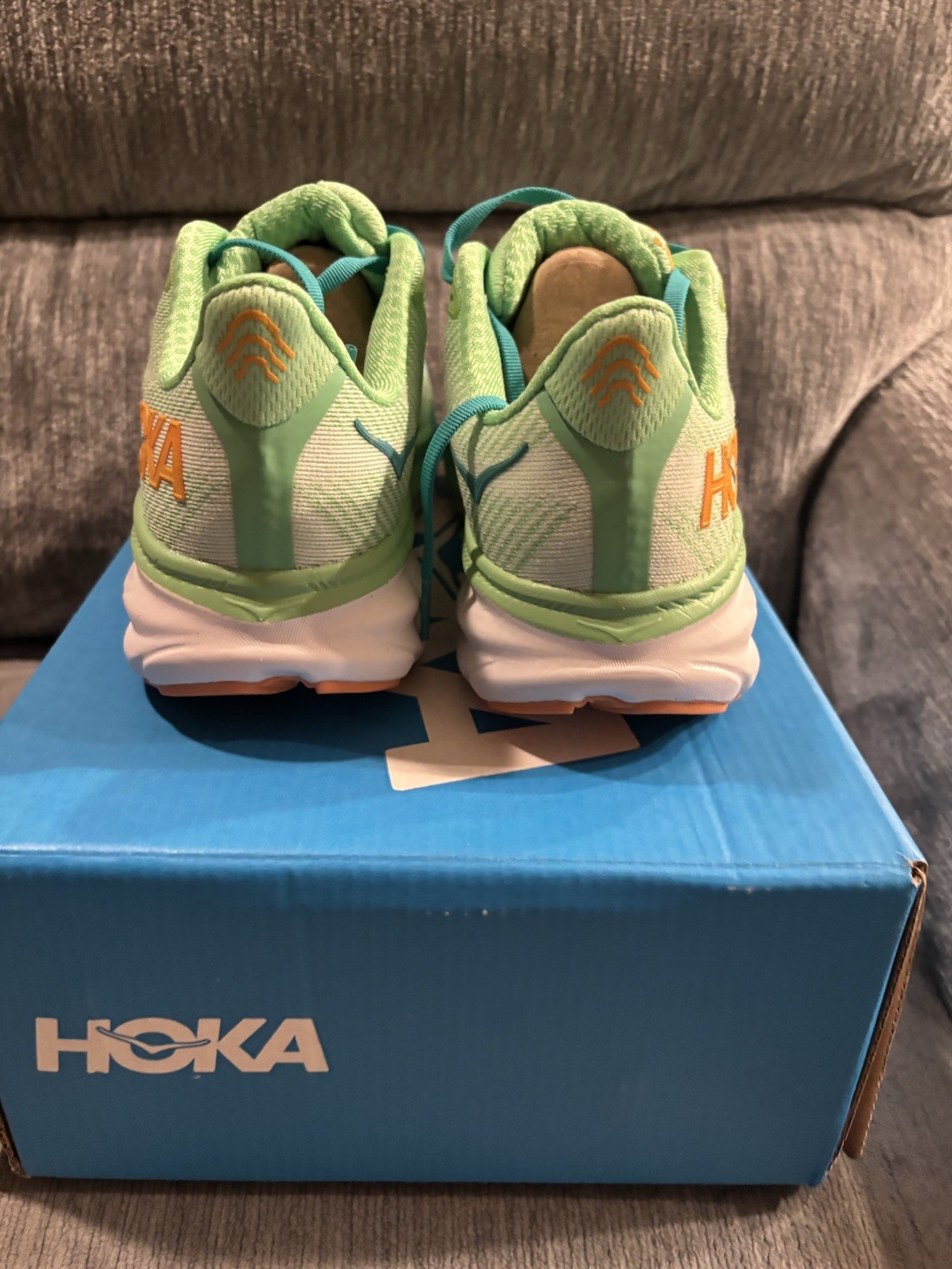 Hoka Clifton 9 Size 6.5b Women’s Size 7 thumbnail 8