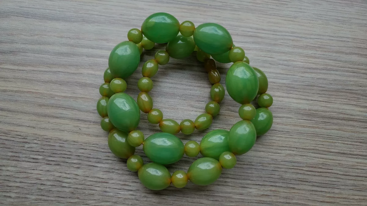 Art deco bakelite sale jewelry