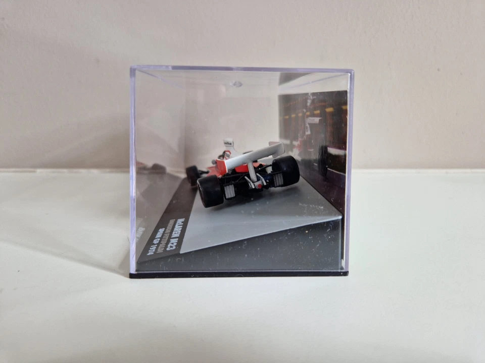 Altaya (IXO) 1/43 McLaren Ford M23 E. Fittipaldi - Campione del Mondo Gp Bras... - Immagine 4 di 4