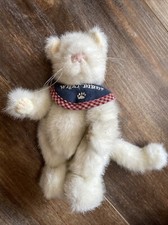 Boyds Bears Cat Robyn Purrsmore "What Bird" Stuffed Jointed Plush