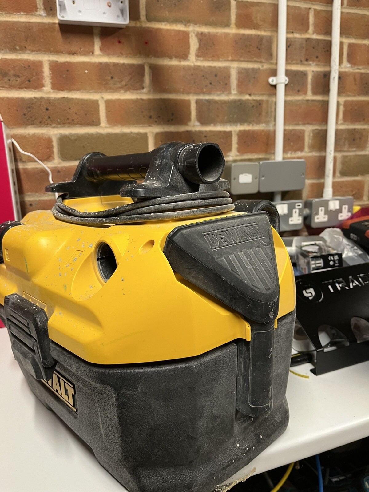 DeWalt DCV584L 54V/18V XR FLEXVOLT Cordless/Corded Wet and Dry Vacuum