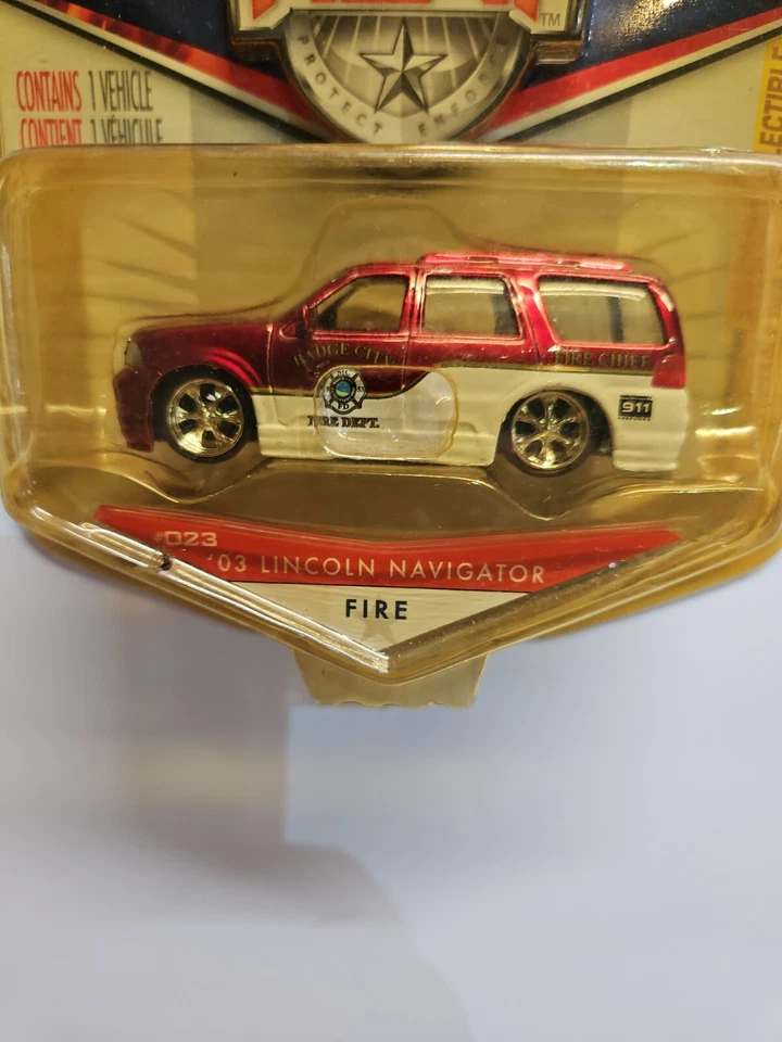 '03 Lincoln Navigator пожарный значок город тепла Jada игрушки Dub литой 1/64 редкая винтажный - Изображение 2 из 4
